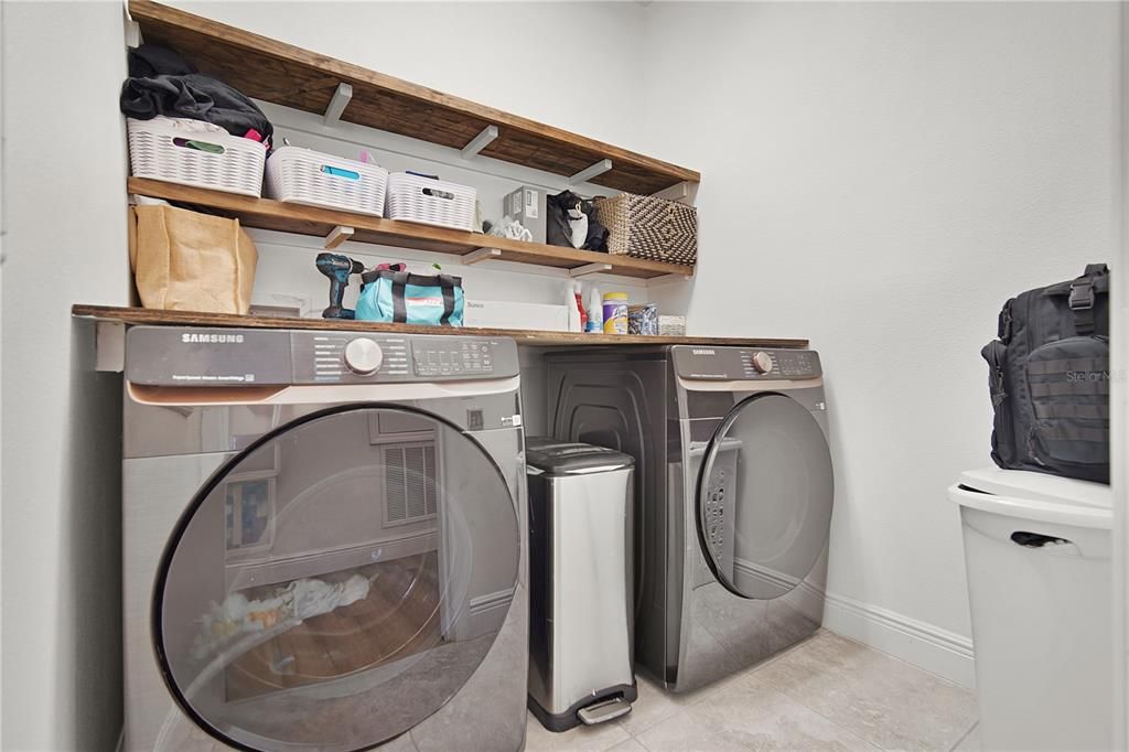 For Rent: $3,280 (3 beds, 2 baths, 2239 Square Feet)