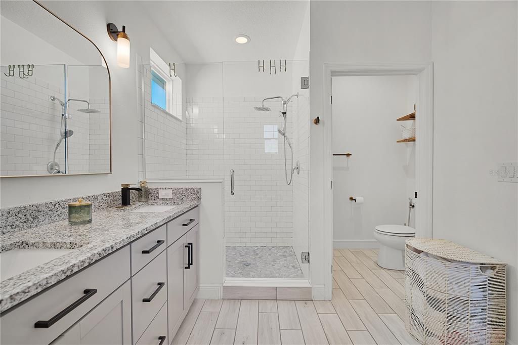 For Rent: $3,280 (3 beds, 2 baths, 2239 Square Feet)