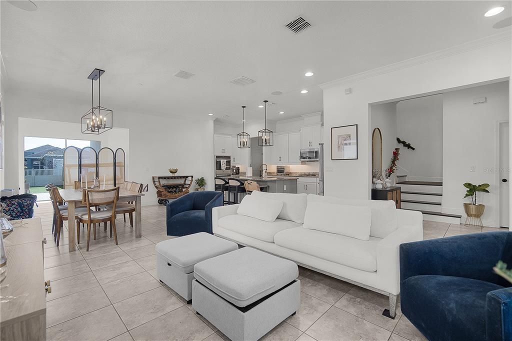 For Rent: $3,280 (3 beds, 2 baths, 2239 Square Feet)