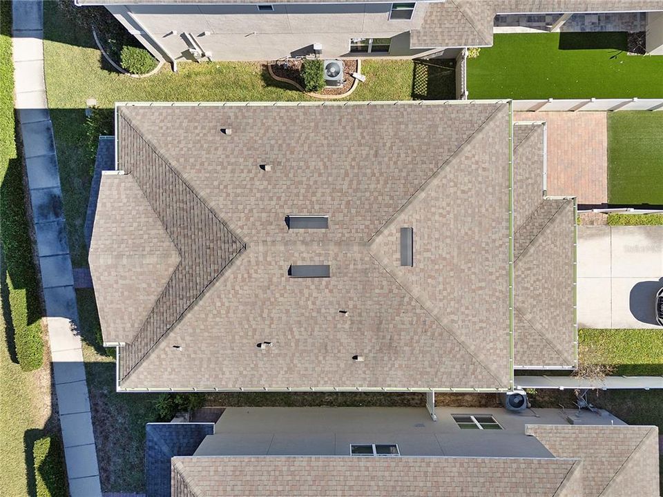 For Rent: $3,280 (3 beds, 2 baths, 2239 Square Feet)