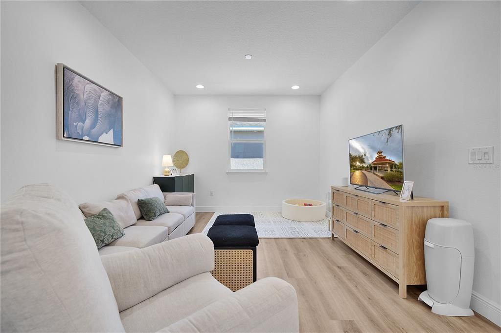 For Rent: $3,280 (3 beds, 2 baths, 2239 Square Feet)