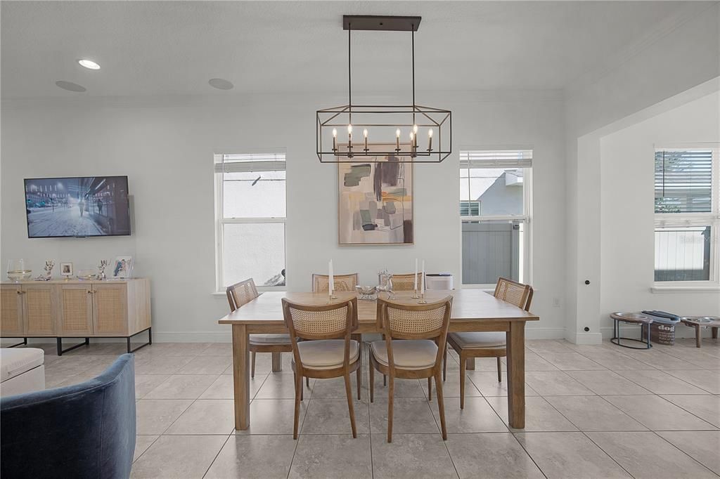 For Rent: $3,280 (3 beds, 2 baths, 2239 Square Feet)