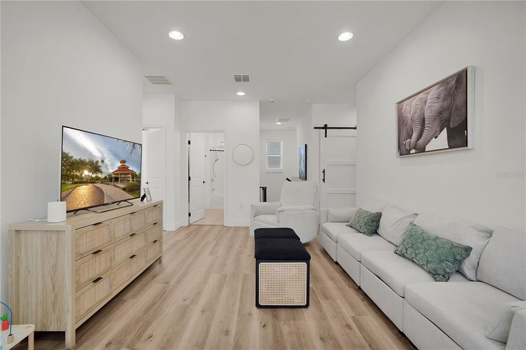 For Rent: $3,280 (3 beds, 2 baths, 2239 Square Feet)