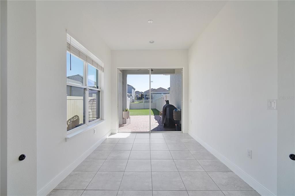 For Rent: $3,280 (3 beds, 2 baths, 2239 Square Feet)