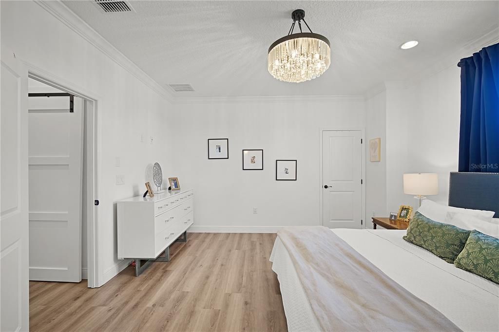 For Rent: $3,280 (3 beds, 2 baths, 2239 Square Feet)