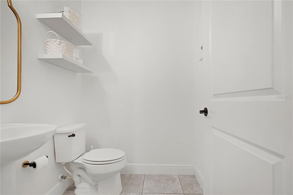 For Rent: $3,280 (3 beds, 2 baths, 2239 Square Feet)