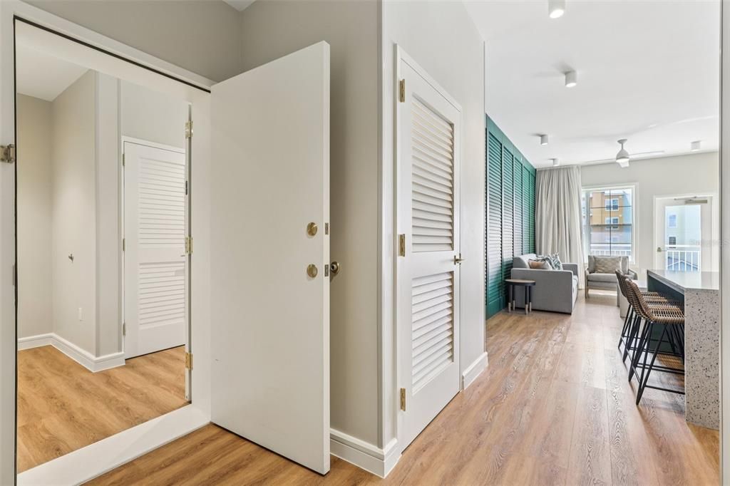 For Sale: $355,000 (1 beds, 1 baths, 630 Square Feet)