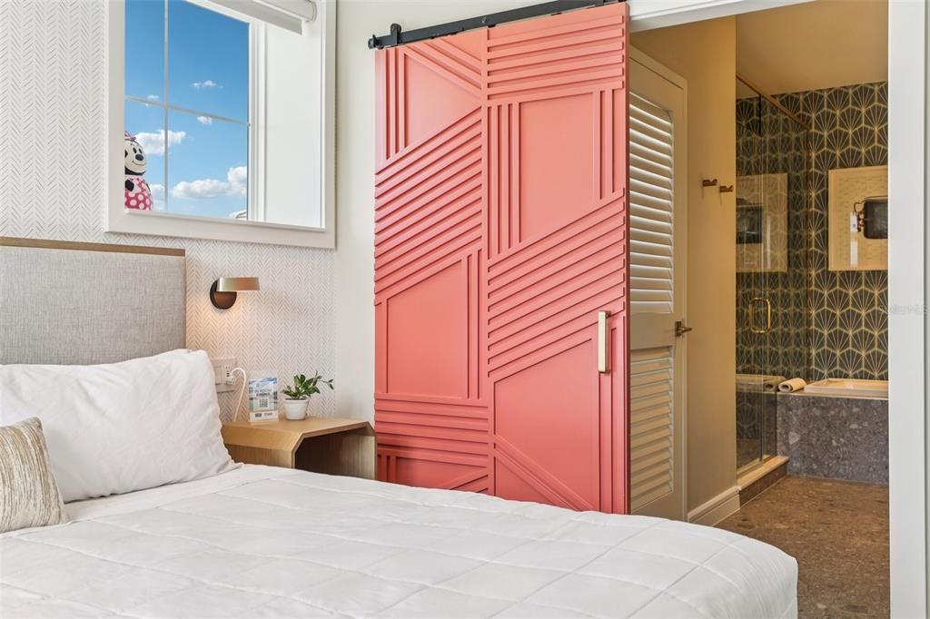 For Sale: $355,000 (1 beds, 1 baths, 630 Square Feet)