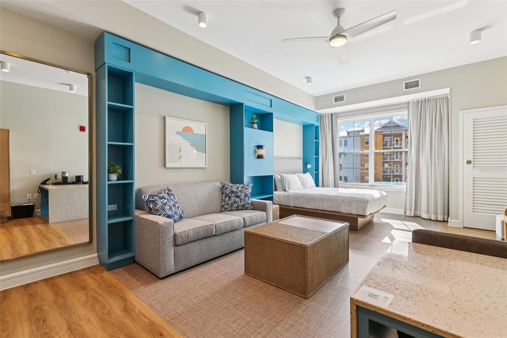 For Sale: $355,000 (1 beds, 1 baths, 630 Square Feet)