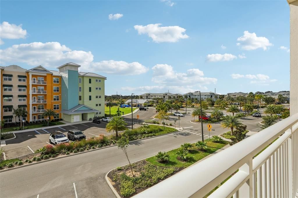 For Sale: $355,000 (1 beds, 1 baths, 630 Square Feet)