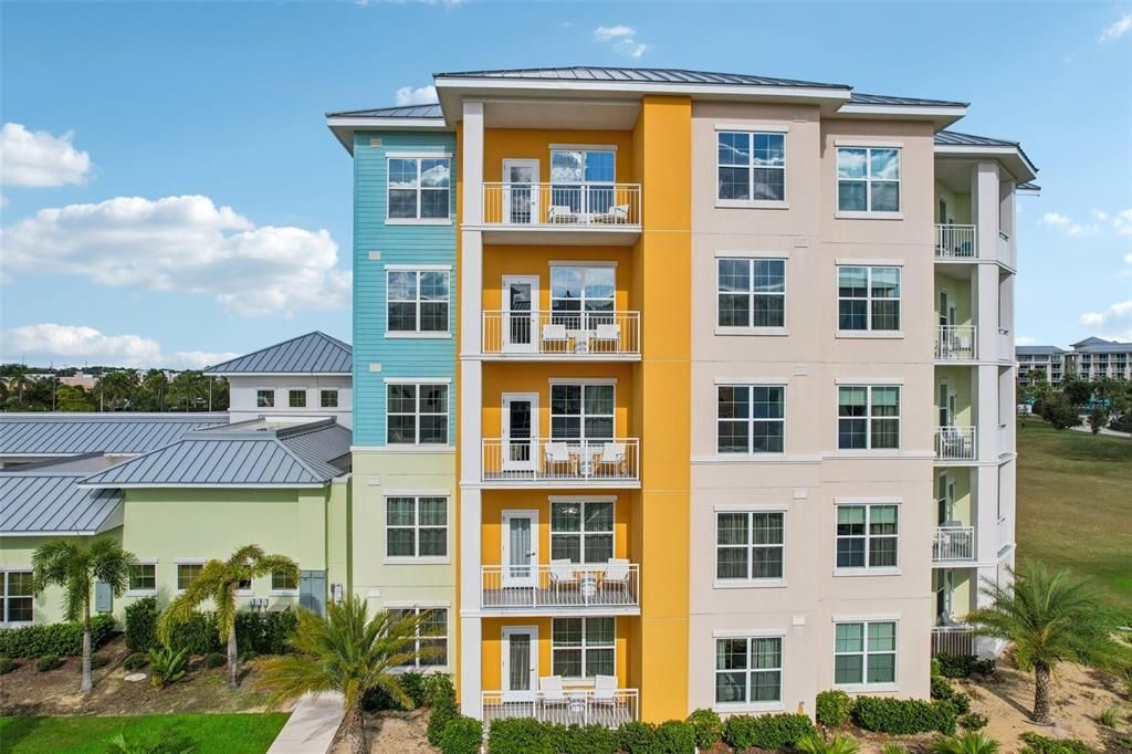 For Sale: $355,000 (1 beds, 1 baths, 630 Square Feet)