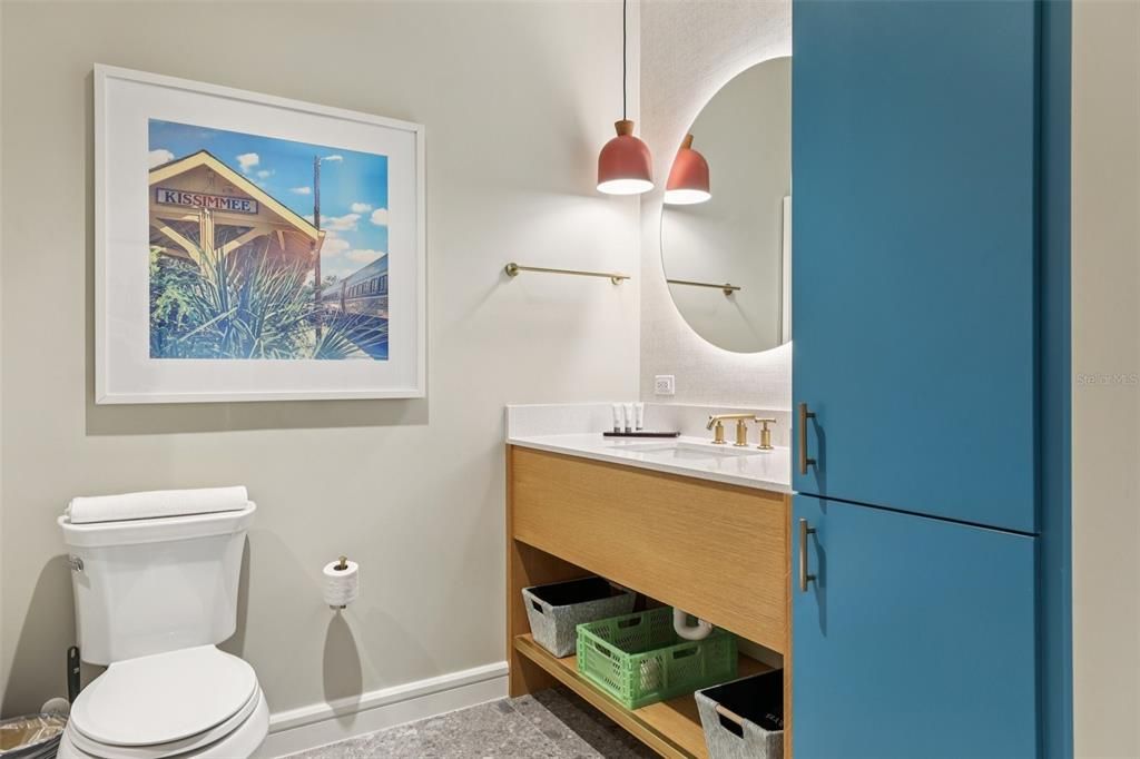 For Sale: $355,000 (1 beds, 1 baths, 630 Square Feet)