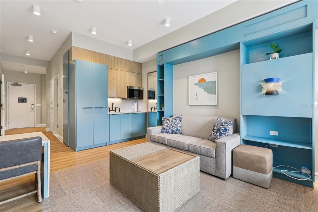 For Sale: $355,000 (1 beds, 1 baths, 630 Square Feet)