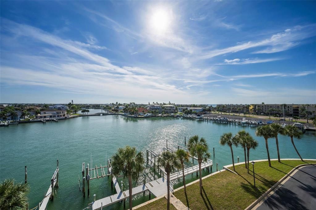 En Venta: $565,000 (2 camas, 2 baños, 1530 Pies cuadrados)