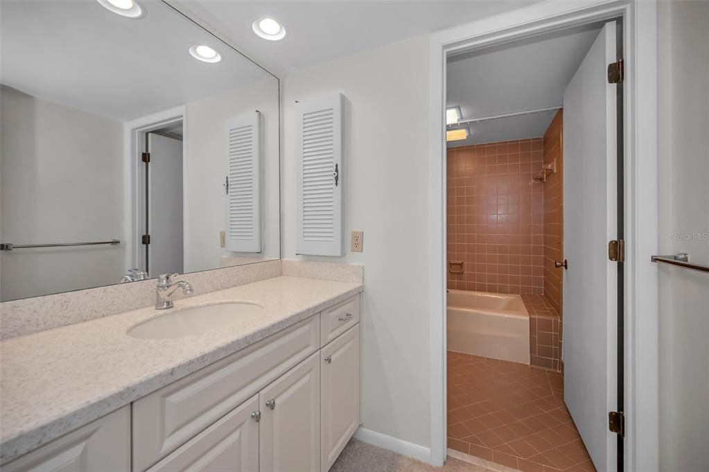 En Venta: $565,000 (2 camas, 2 baños, 1530 Pies cuadrados)