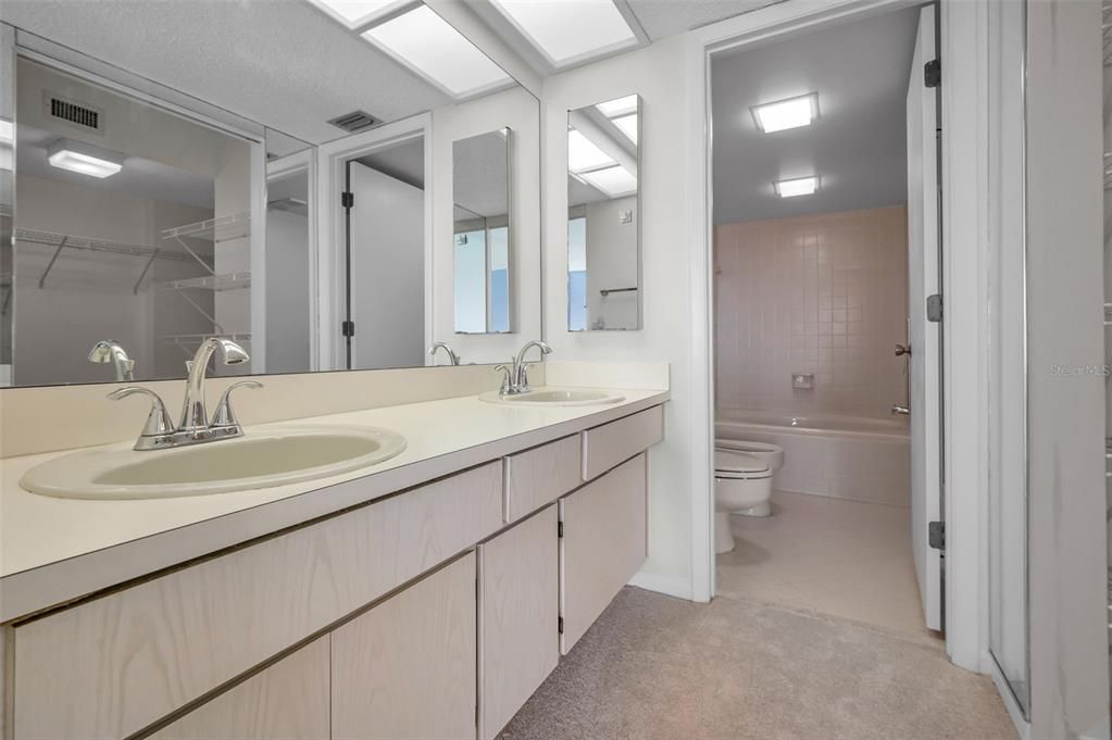 En Venta: $565,000 (2 camas, 2 baños, 1530 Pies cuadrados)