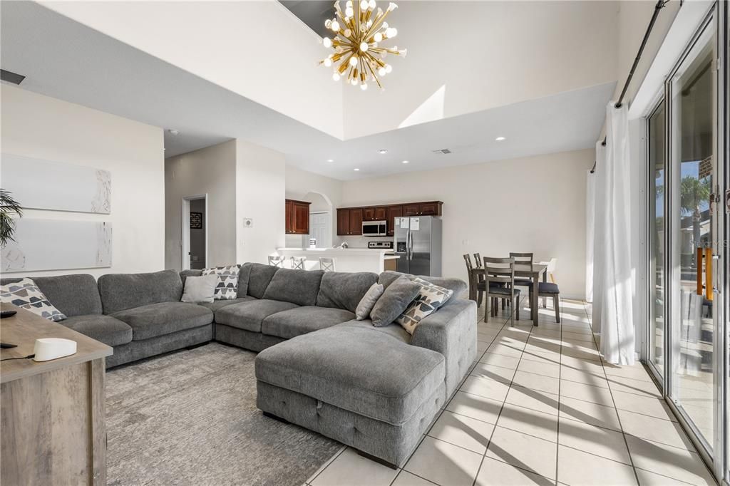 For Sale: $535,000 (7 beds, 4 baths, 3082 Square Feet)