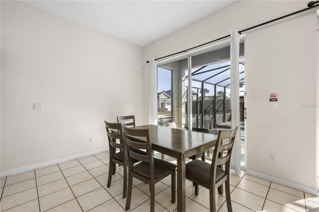 For Sale: $535,000 (7 beds, 4 baths, 3082 Square Feet)