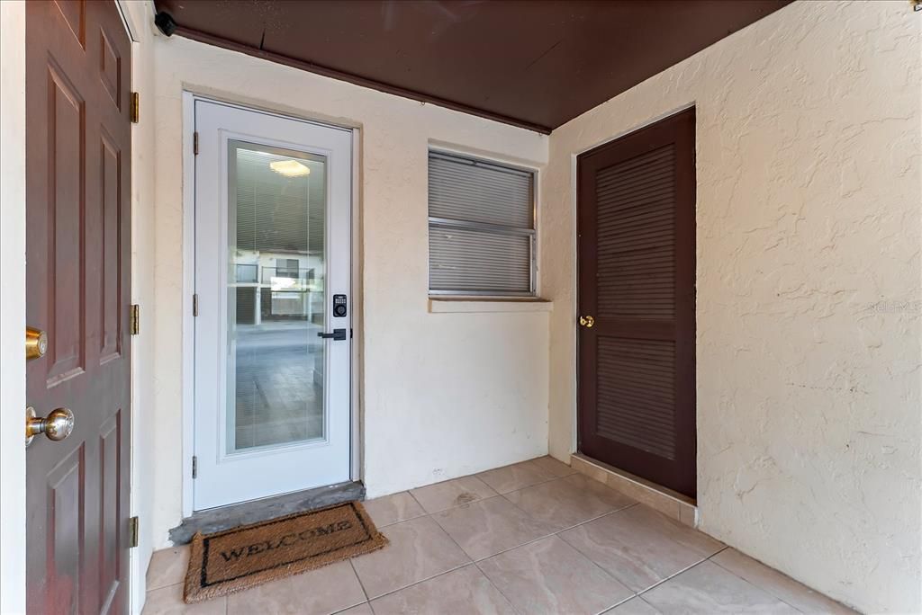 待售: $195,000 (2 贝兹, 2 浴室, 1104 平方英尺)