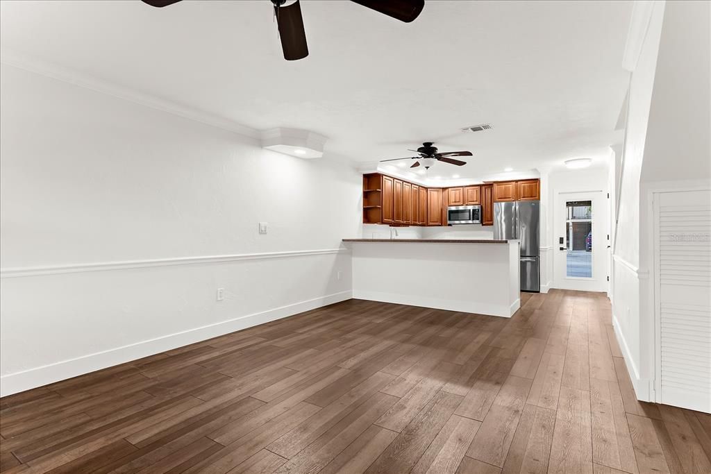 待售: $195,000 (2 贝兹, 2 浴室, 1104 平方英尺)