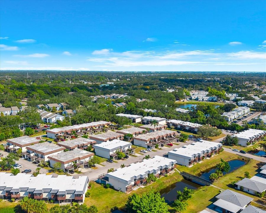 待售: $195,000 (2 贝兹, 2 浴室, 1104 平方英尺)