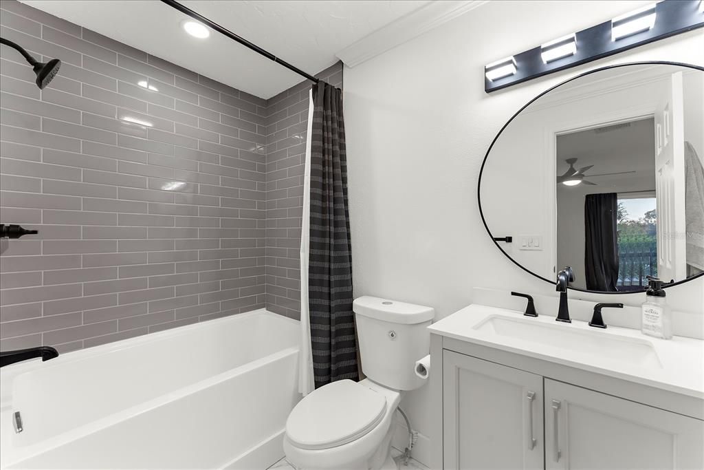 待售: $195,000 (2 贝兹, 2 浴室, 1104 平方英尺)