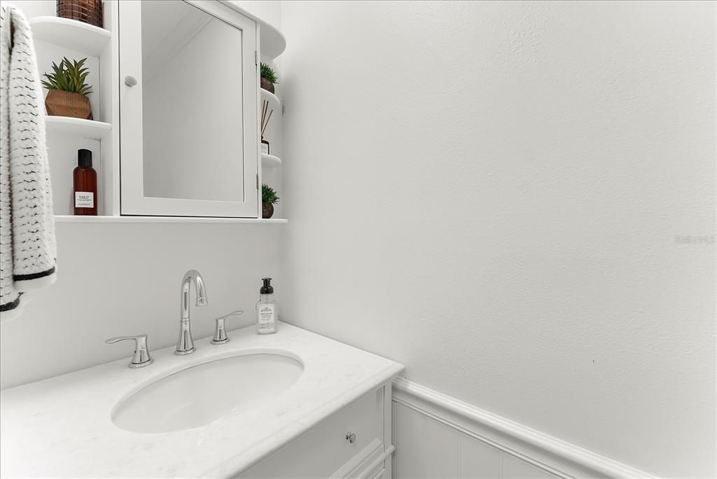 待售: $195,000 (2 贝兹, 2 浴室, 1104 平方英尺)