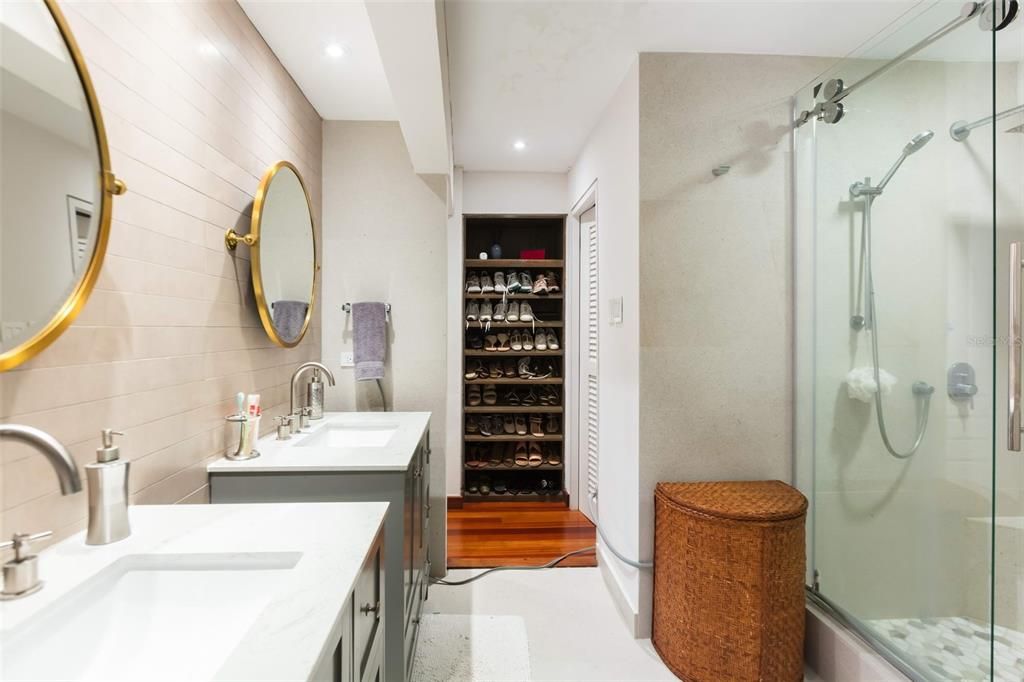 На продажу: $3,200,000 (3 спален, 2 ванн, 2412 Квадратных фут)