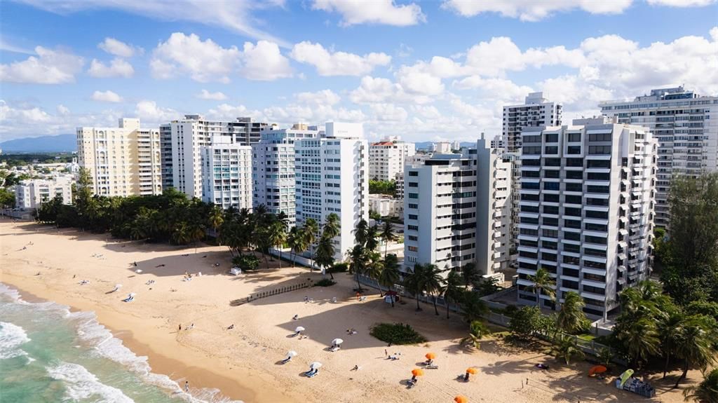 На продажу: $3,200,000 (3 спален, 2 ванн, 2412 Квадратных фут)