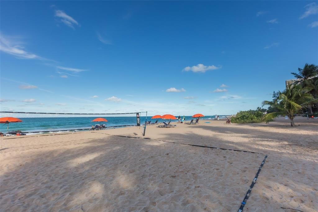 На продажу: $3,200,000 (3 спален, 2 ванн, 2412 Квадратных фут)