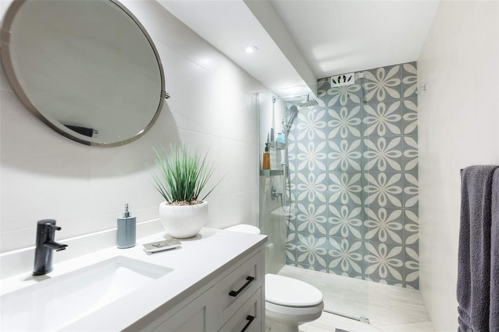 На продажу: $3,200,000 (3 спален, 2 ванн, 2412 Квадратных фут)