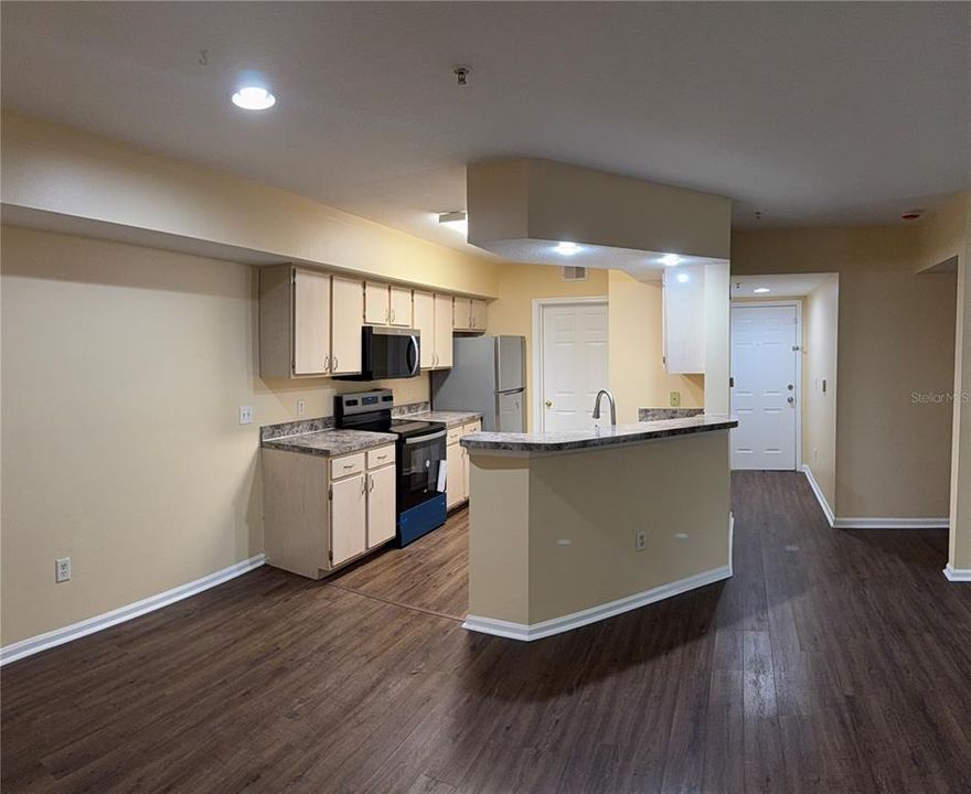 For Sale: $270,000 (3 beds, 2 baths, 1187 Square Feet)