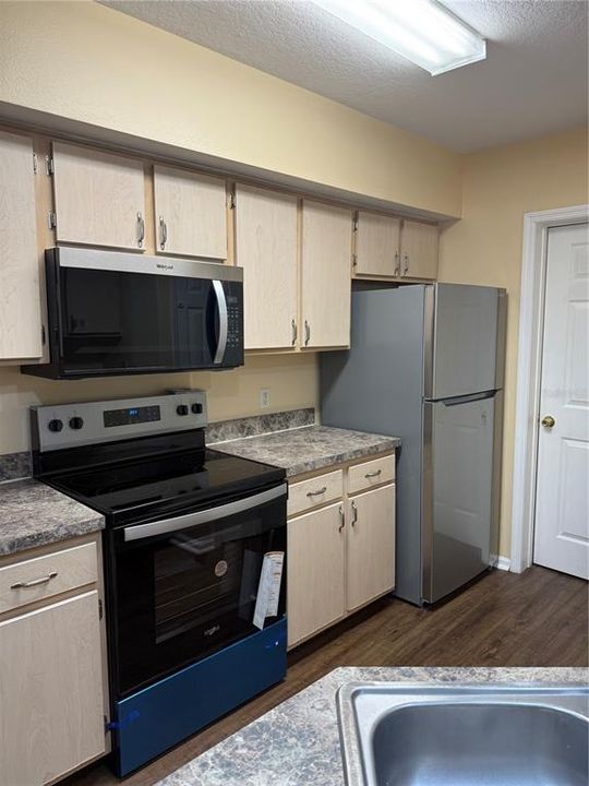 For Sale: $270,000 (3 beds, 2 baths, 1187 Square Feet)