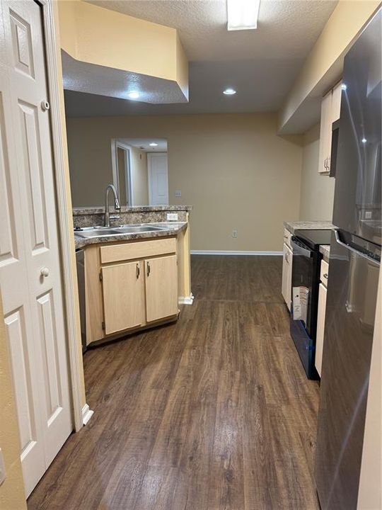 For Sale: $270,000 (3 beds, 2 baths, 1187 Square Feet)