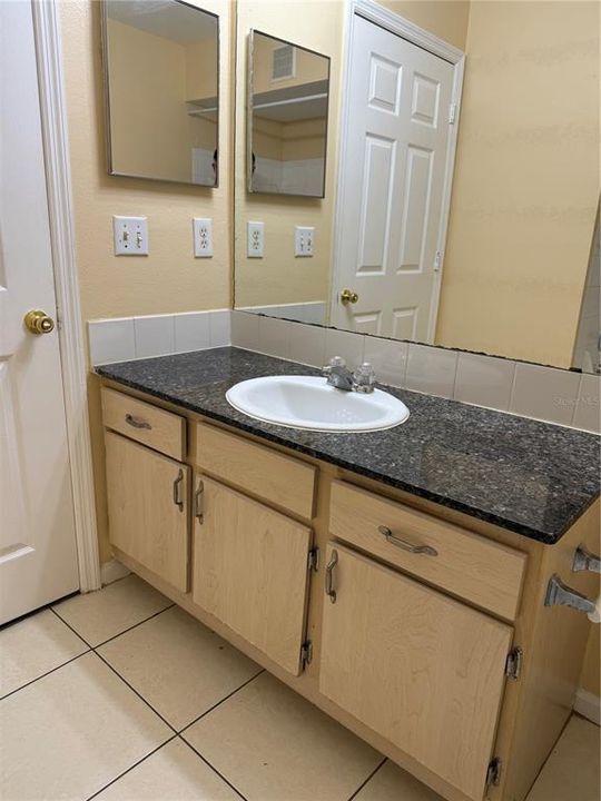 For Sale: $270,000 (3 beds, 2 baths, 1187 Square Feet)