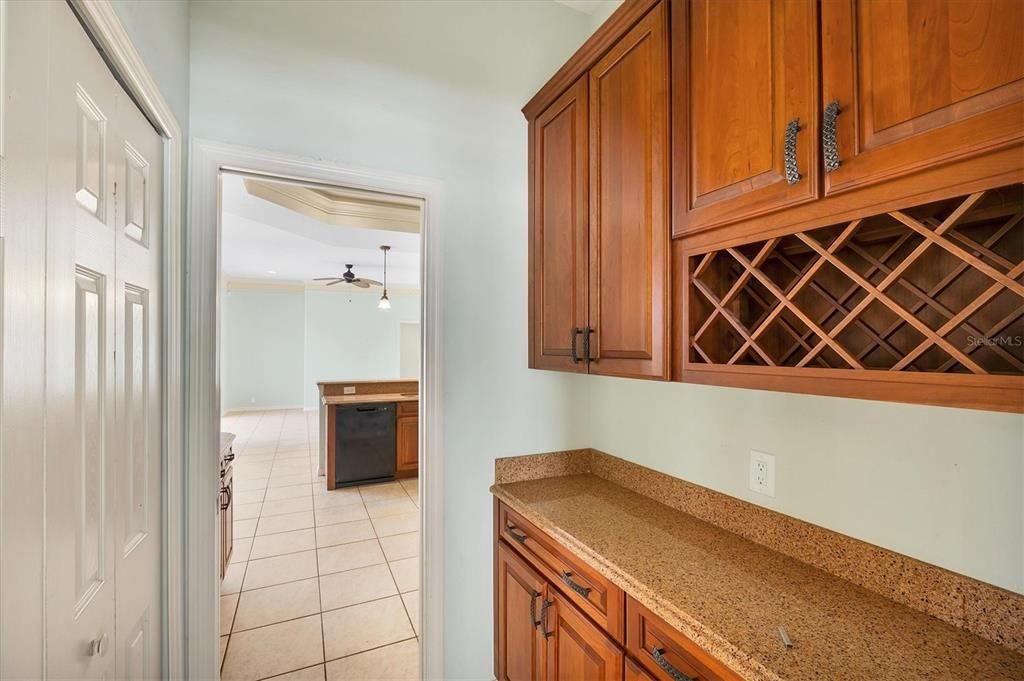 待售: $469,900 (4 贝兹, 3 浴室, 2431 平方英尺)