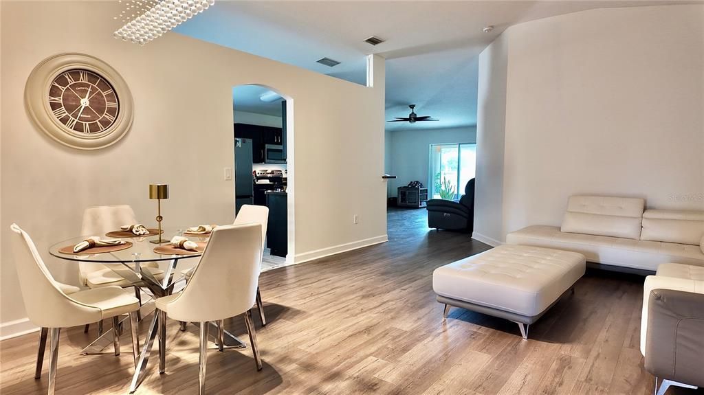 En Venta: $398,900 (3 camas, 2 baños, 1910 Pies cuadrados)