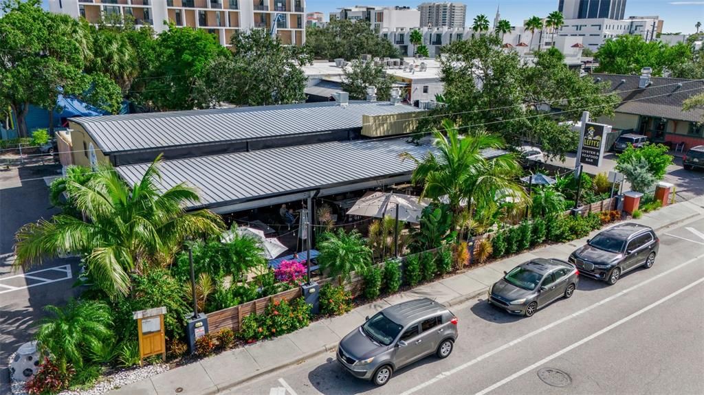 На продажу: $829,000 (2 спален, 1 ванн, 921 Квадратных фут)