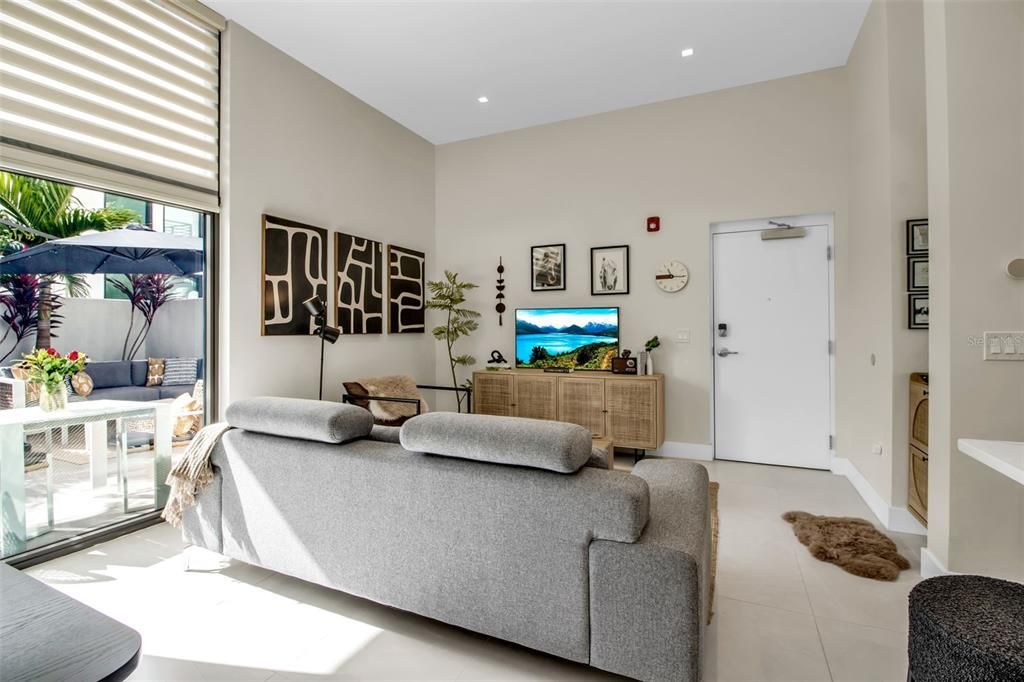 На продажу: $829,000 (2 спален, 1 ванн, 921 Квадратных фут)