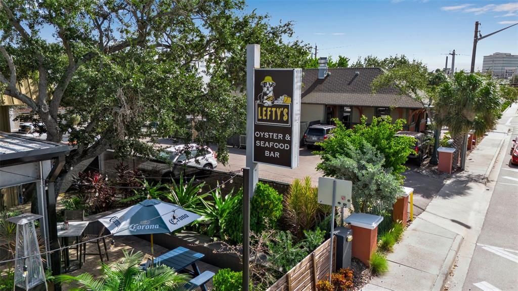 На продажу: $829,000 (2 спален, 1 ванн, 921 Квадратных фут)