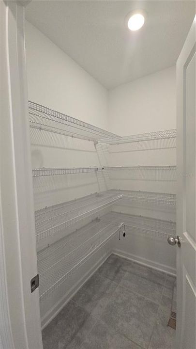 出租: $2,690 (5 贝兹, 2 浴室, 2370 平方英尺)