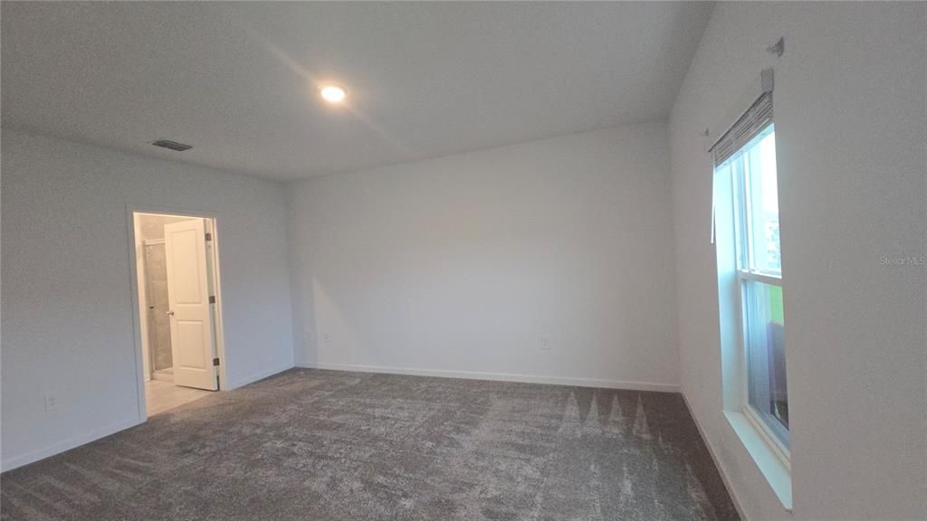 出租: $2,690 (5 贝兹, 2 浴室, 2370 平方英尺)