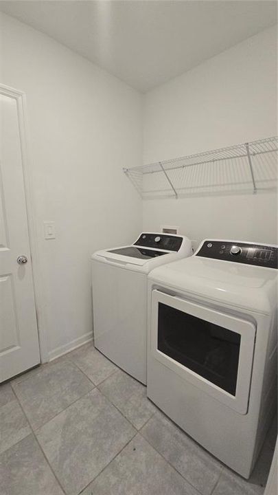 出租: $2,690 (5 贝兹, 2 浴室, 2370 平方英尺)