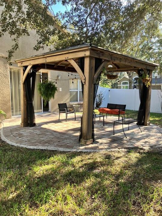 En Venta: $499,000 (4 camas, 2 baños, 2158 Pies cuadrados)