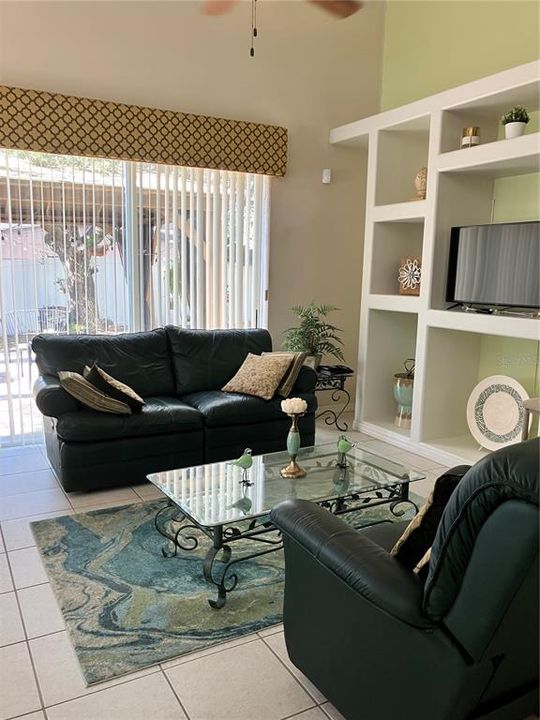 En Venta: $499,000 (4 camas, 2 baños, 2158 Pies cuadrados)