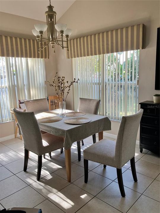 En Venta: $499,000 (4 camas, 2 baños, 2158 Pies cuadrados)