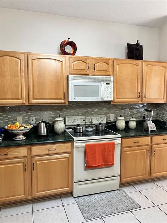 En Venta: $499,000 (4 camas, 2 baños, 2158 Pies cuadrados)