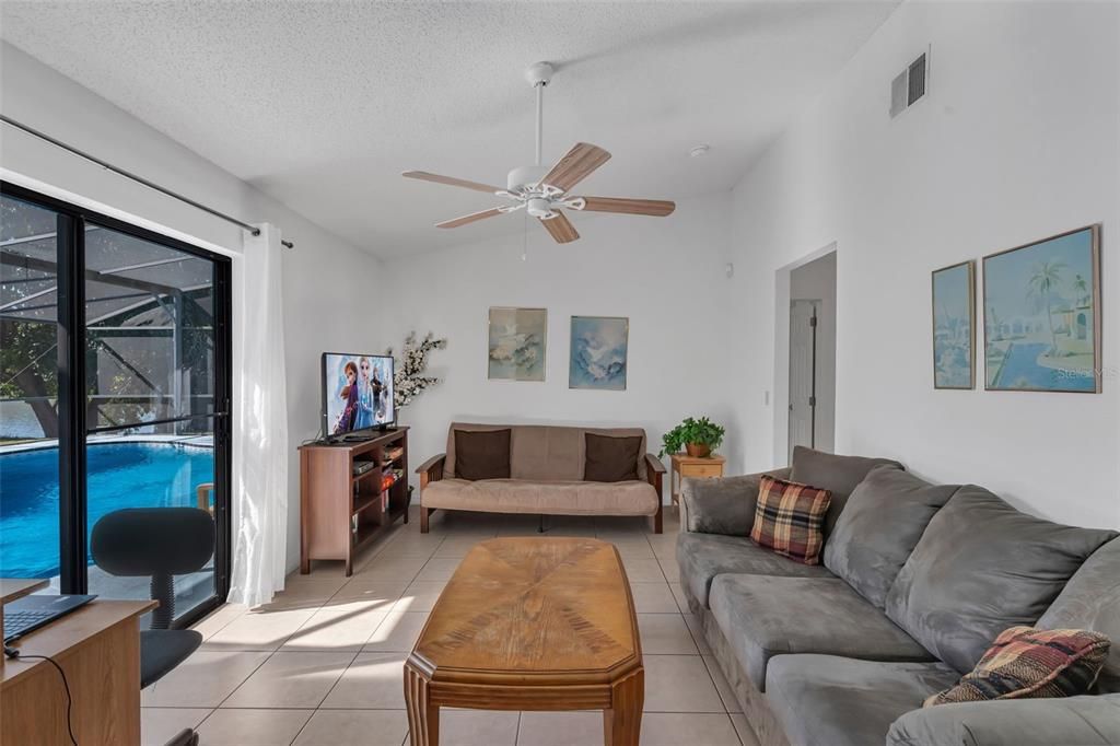 En Venta: $399,900 (3 camas, 2 baños, 1486 Pies cuadrados)