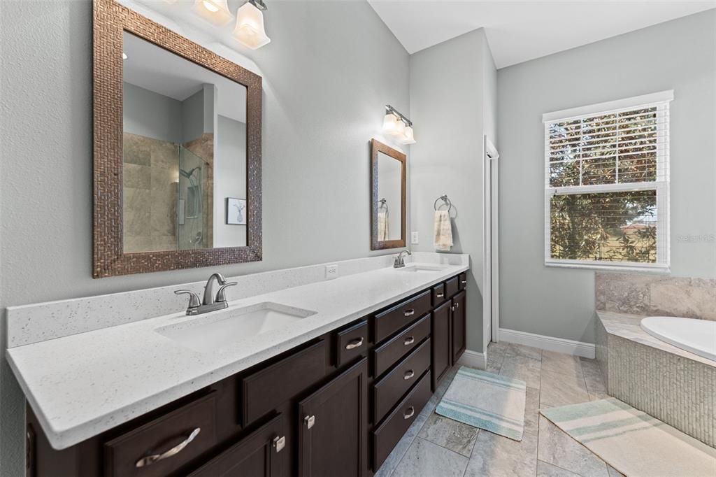 En Venta: $850,000 (4 camas, 3 baños, 2646 Pies cuadrados)