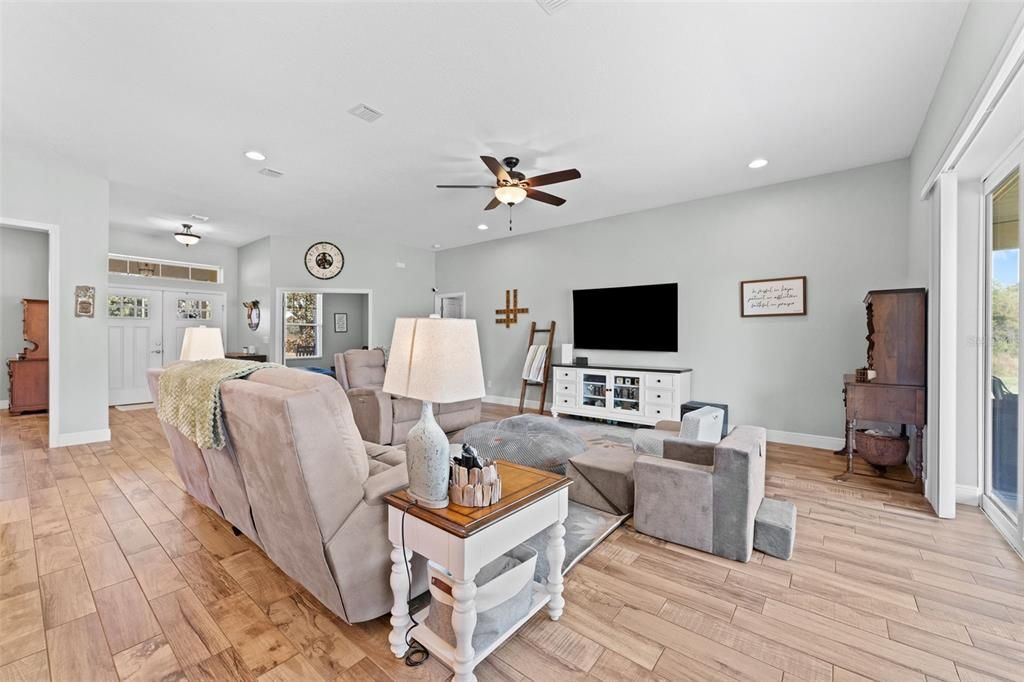 En Venta: $850,000 (4 camas, 3 baños, 2646 Pies cuadrados)